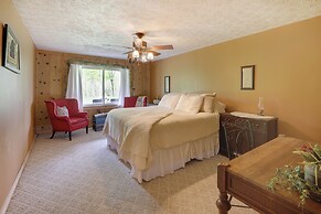 Fraziers Bottom Cabin on 800 Acres of Land w/ Lake