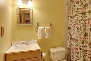 Fraziers Bottom Cabin on 800 Acres of Land w/ Lake