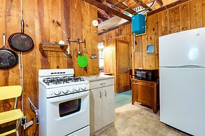 Southold Cottage w/ Patio & Grill - Walk to Beach!