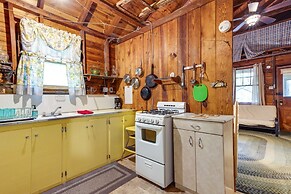 Southold Cottage w/ Patio & Grill - Walk to Beach!