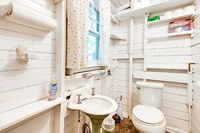 Southold Cottage w/ Patio & Grill - Walk to Beach!