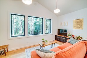 Peaceful Mendocino Cottage Surrounded By Redwoods