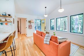 Peaceful Mendocino Cottage Surrounded By Redwoods