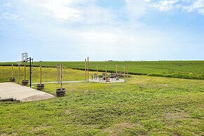 Family-friendly Seward Home w/ Sauna & Pool!