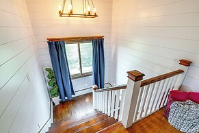 Family-friendly Seward Home w/ Sauna & Pool!