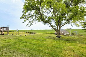 Family-friendly Seward Home w/ Sauna & Pool!