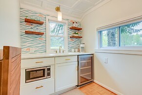 Beachy Palms Cottage on Lake Huron w/ Hot Tub!