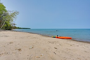 Beachy Palms Cottage on Lake Huron w/ Hot Tub!
