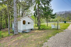 Beachy Palms Cottage on Lake Huron w/ Hot Tub!