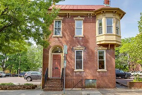 Walk to Restaurants & Shops: Apt in Pennsylvania!