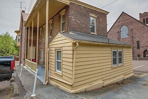 Walk to Restaurants & Shops: Apt in Pennsylvania!