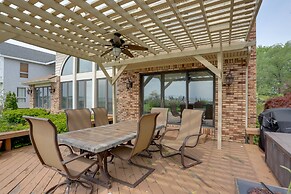 Waterfront Luna Pier Home 14 Mi to Downtown Toledo