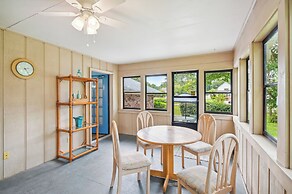 5 Mi to Boardwalk: Myrtle Beach Home Near Golfing