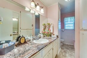 Delaware Vacation Rental: Walk to Lake Dardanelle!