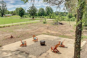 Family-friendly Broken Bow Home w/ Grill!