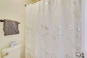 Bright Lynn Haven Home w/ Screened Porch & Yard!