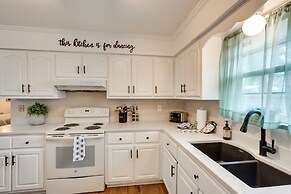 Bright Lynn Haven Home w/ Screened Porch & Yard!