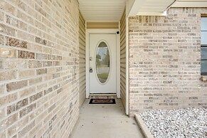 Bright Lynn Haven Home w/ Screened Porch & Yard!