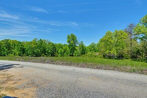 Peaceful Leitchfield Cabin by Mammoth Cave NP