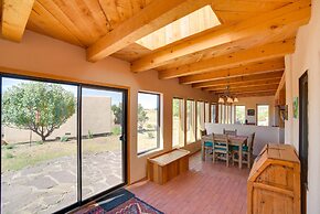 Santa Fe Adobe Vacation Rental w/ Mountain Views!