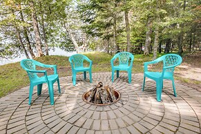 Lakefront Pearson Cottage w/ Swim Dock + Kayaks!
