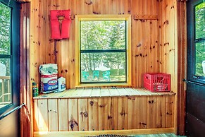 Lakefront Pearson Cottage w/ Swim Dock + Kayaks!