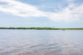 Lakefront Pearson Cottage w/ Swim Dock + Kayaks!