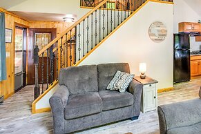 Lakefront Pearson Cottage w/ Swim Dock + Kayaks!