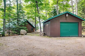 Lakefront Pearson Cottage w/ Swim Dock + Kayaks!