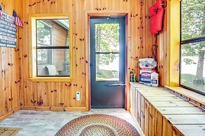 Lakefront Pearson Cottage w/ Swim Dock + Kayaks!