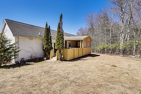 2 Mi to Lochmor Course: Pet-friendly Home, Hot Tub