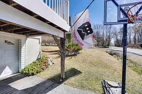 2 Mi to Lochmor Course: Pet-friendly Home, Hot Tub