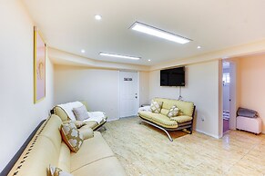 2 Mi to Lochmor Course: Pet-friendly Home, Hot Tub