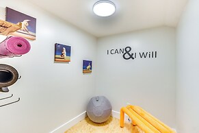 2 Mi to Lochmor Course: Pet-friendly Home, Hot Tub