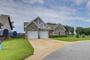 Pet-friendly Home w/ Fenced Backyard in Moundville