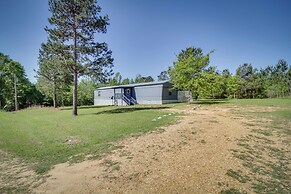 Fire Pit + Deck: Peaceful Silver Creek Retreat