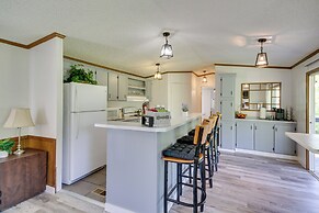 Fire Pit + Deck: Peaceful Silver Creek Retreat