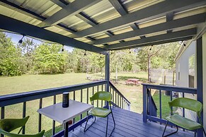 Fire Pit + Deck: Peaceful Silver Creek Retreat