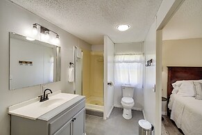 Fire Pit + Deck: Peaceful Silver Creek Retreat