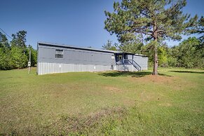 Fire Pit + Deck: Peaceful Silver Creek Retreat