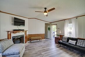 Fire Pit + Deck: Peaceful Silver Creek Retreat