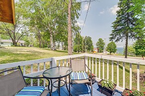 Charming Michigan Cottage w/ Sunroom & Lake Access