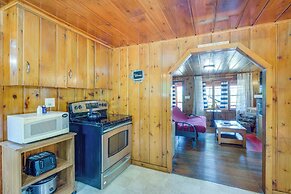 Charming Michigan Cottage w/ Sunroom & Lake Access