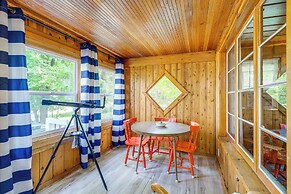 Charming Michigan Cottage w/ Sunroom & Lake Access