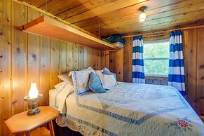 Charming Michigan Cottage w/ Sunroom & Lake Access