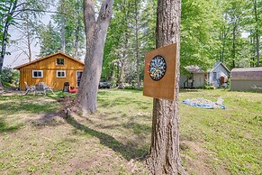 Charming Michigan Cottage w/ Sunroom & Lake Access
