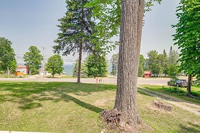 Charming Michigan Cottage w/ Sunroom & Lake Access