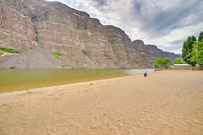 Lovely Crescent Bar Condo w/ Community Amenities!