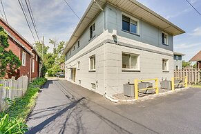 Top-floor Wyandotte Apt Near Detroit Riverfront!