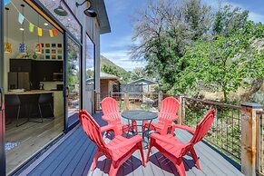 New Castle Getaway w/ Grill & Mountain Views!